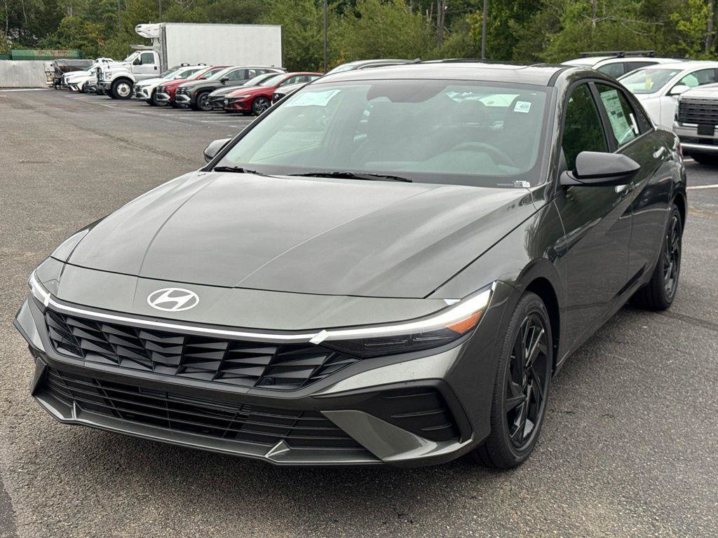 New 2026 Hyundai Elantra SEL Sport FWD image 1
