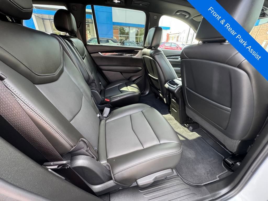 Used 2023 Cadillac XT6 Premium Luxury image 6