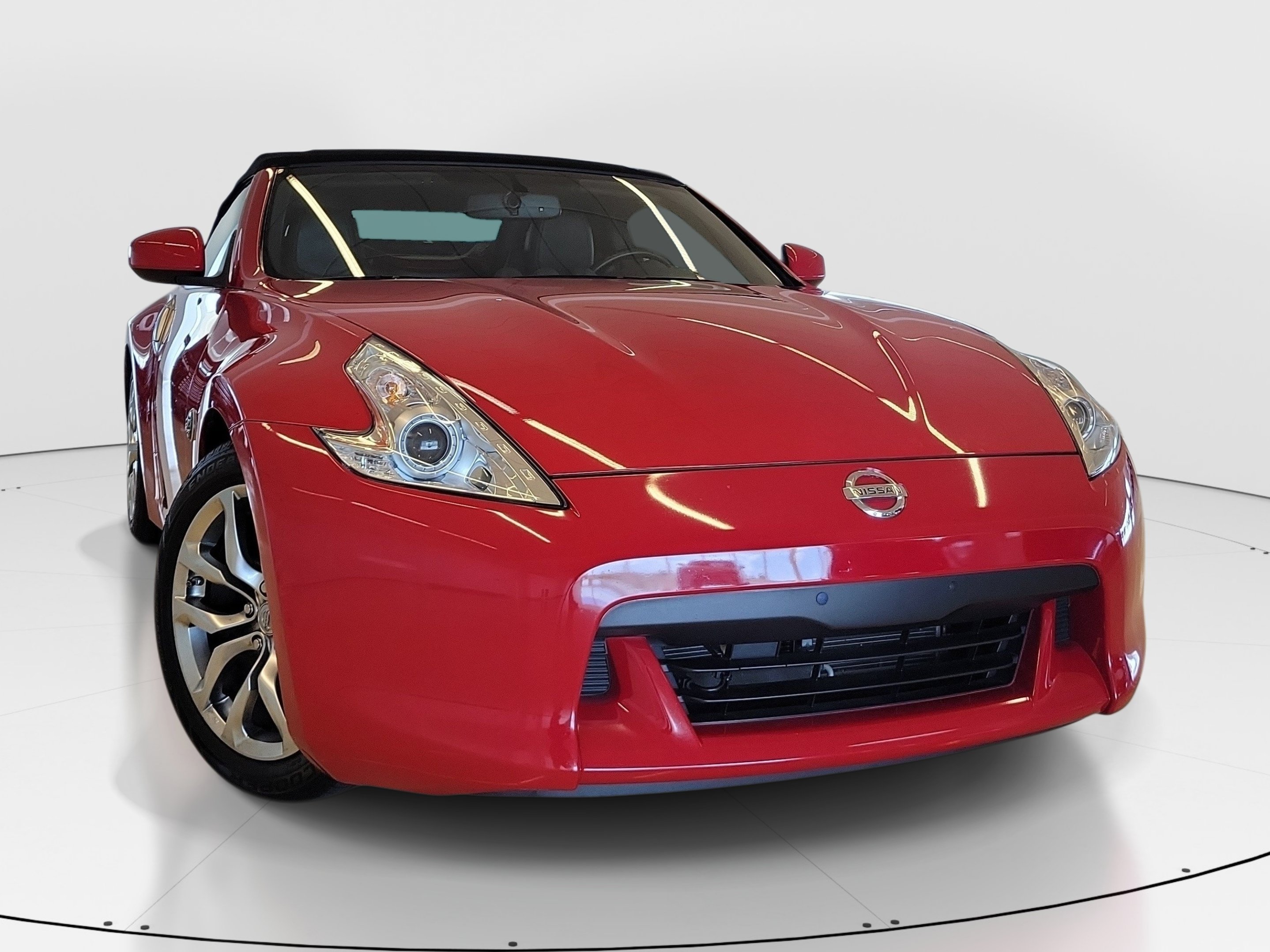 Used 2010 Nissan 370Z Touring RWD image 2