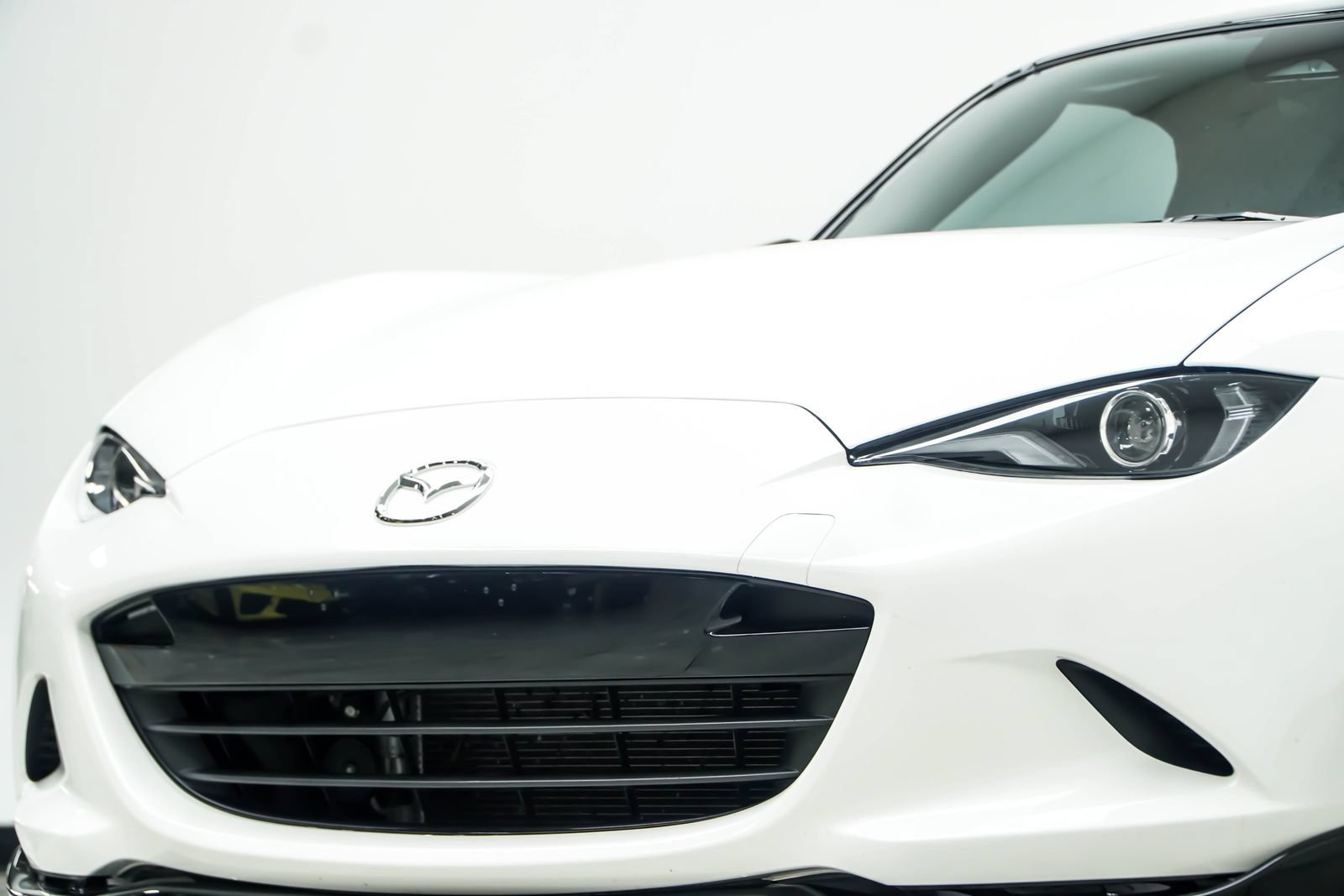 Used 2025 MAZDA MX-5 Miata Club RWD image 6
