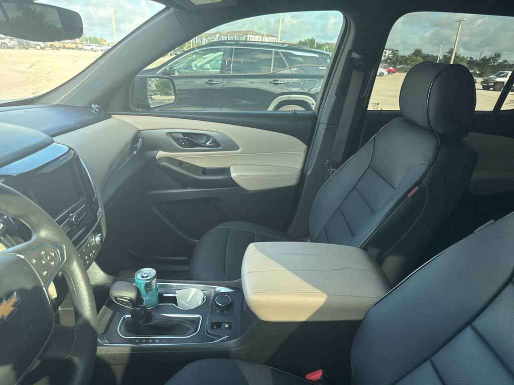 Used 2022 Chevrolet Traverse LS FWD image 10