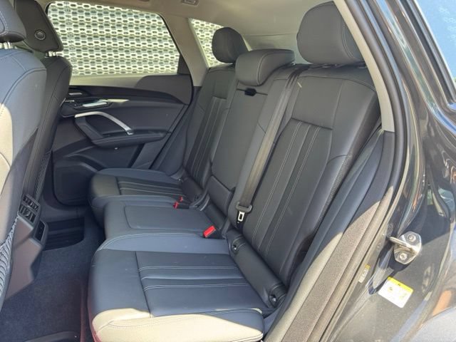 Certified 2025 Audi Q5 Premium AWD/4WD image 10