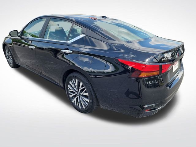 Used 2025 Nissan Altima 2.5 SV FWD image 3