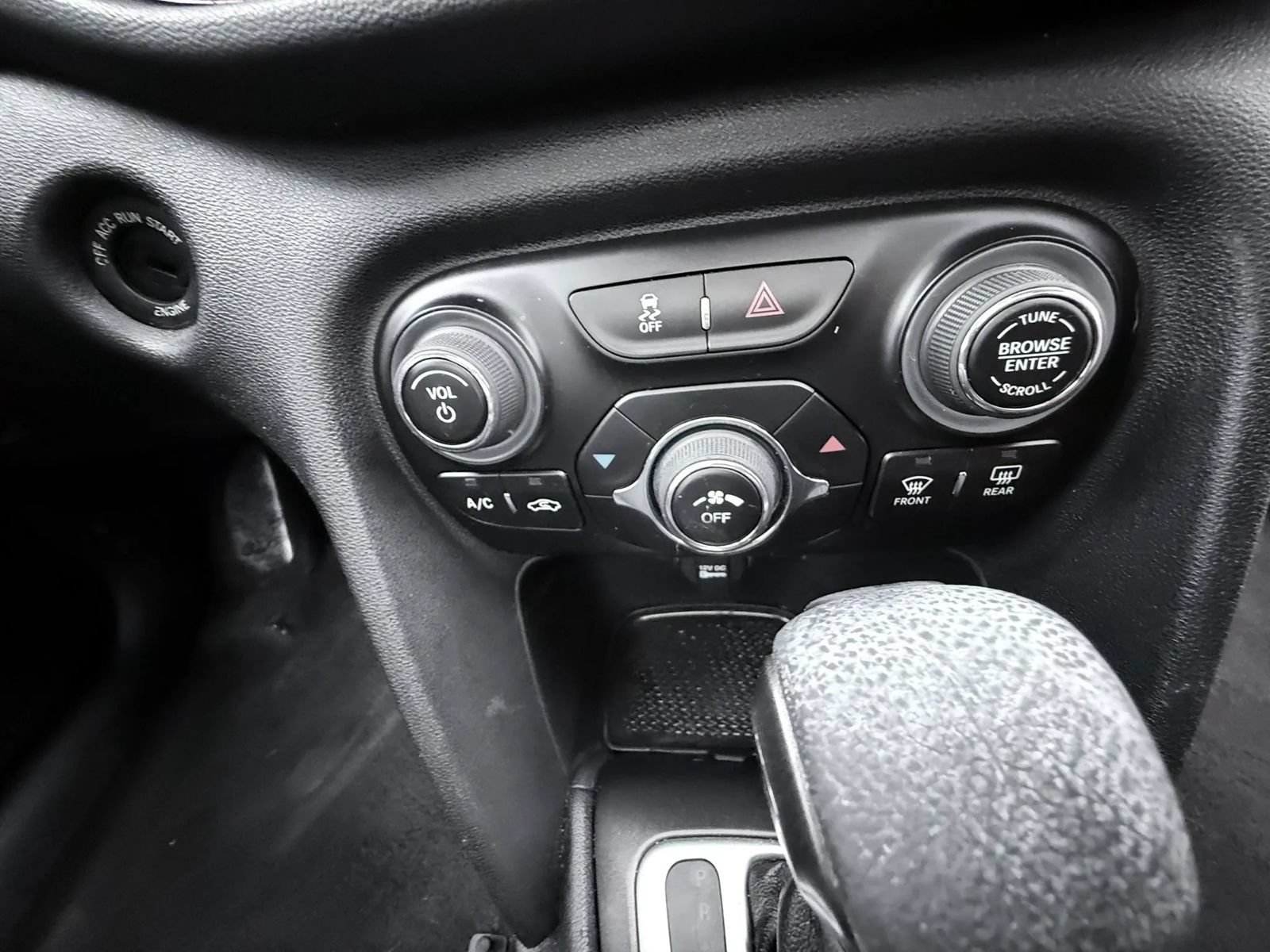 Used 2014 Dodge Dart SXT w/ Sun/Sound Group FWD image 13