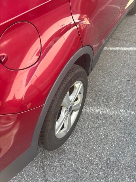 Used 2015 Ford Escape SE FWD image 14