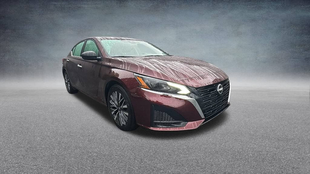 Used 2025 Nissan Altima 2.5 SV FWD image 3
