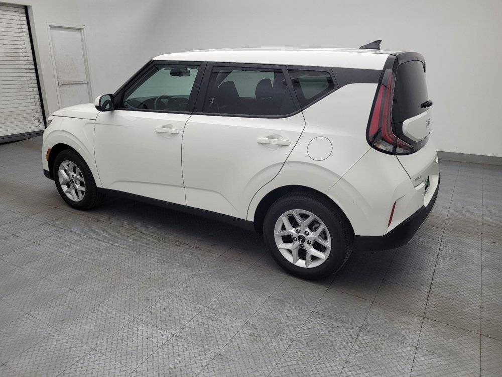 Used 2025 Kia Soul LX image 3