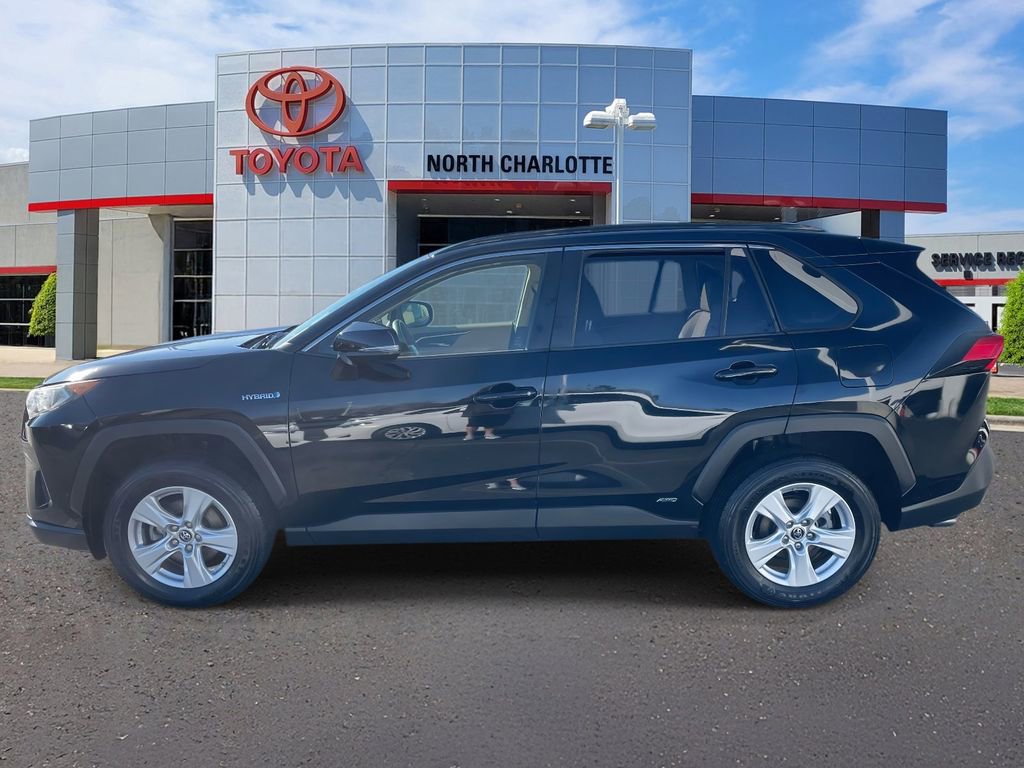 Used 2019 Toyota RAV4 XLE AWD/4WD image 5