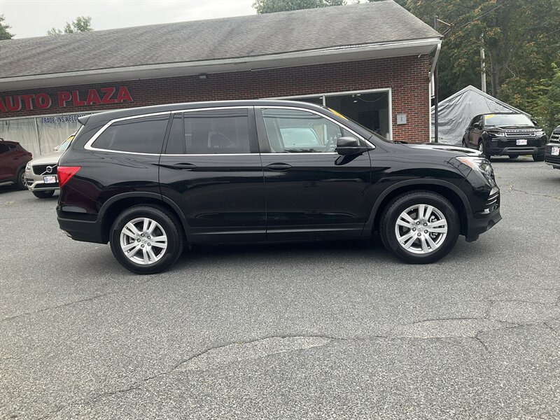 Used 2017 Honda Pilot LX image 4