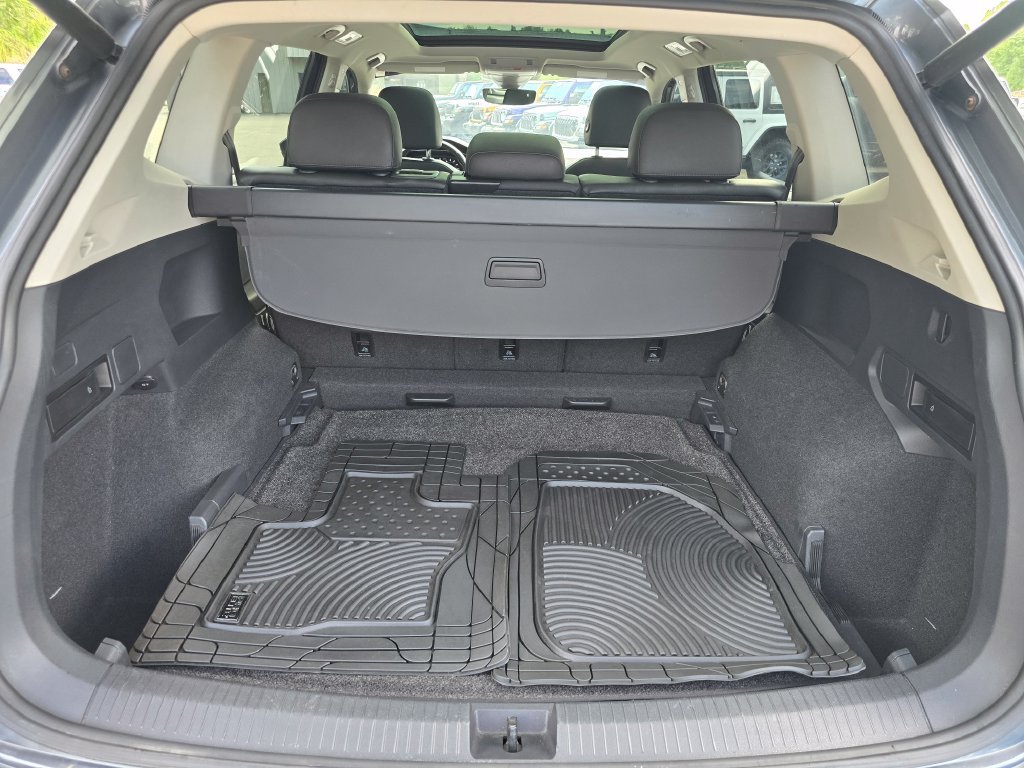 Used 2019 Volkswagen Tiguan SEL Premium AWD/4WD image 12