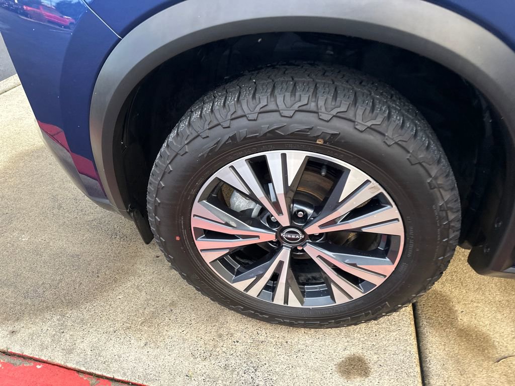 Used 2023 Nissan Rogue SV image 22