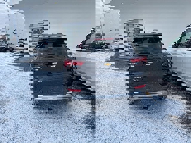 Used 2025 Chevrolet TrailBlazer LT w/ Driver Confidence Package image 4