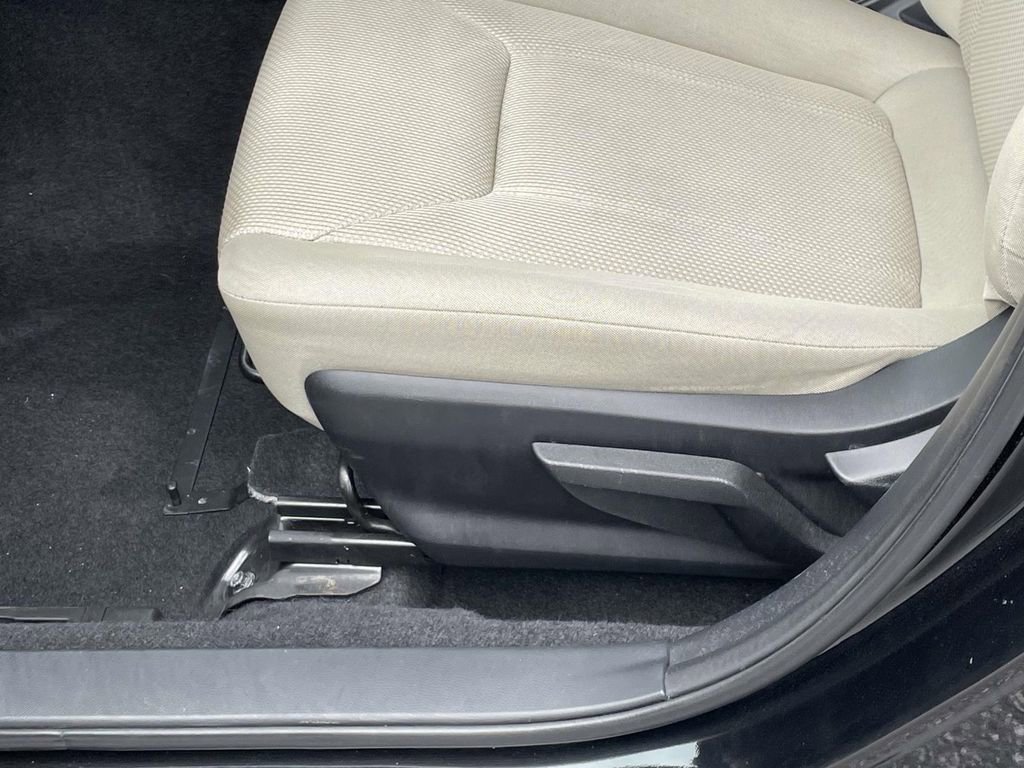 Used 2018 Subaru Impreza 2.0i Premium w/ Eyesight & BSD & Rcta image 16