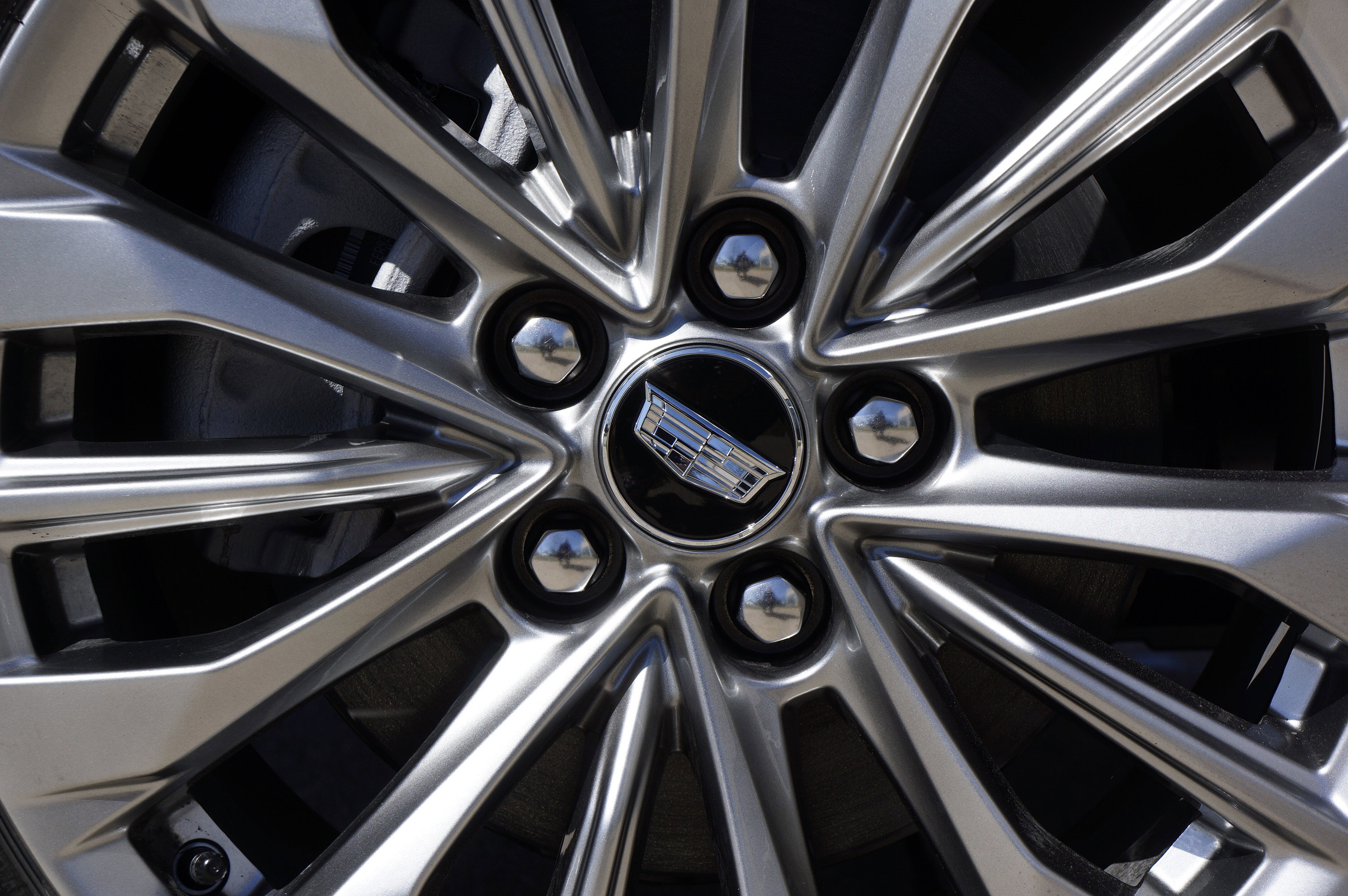 Used 2025 Cadillac XT4 Premium Luxury image 18