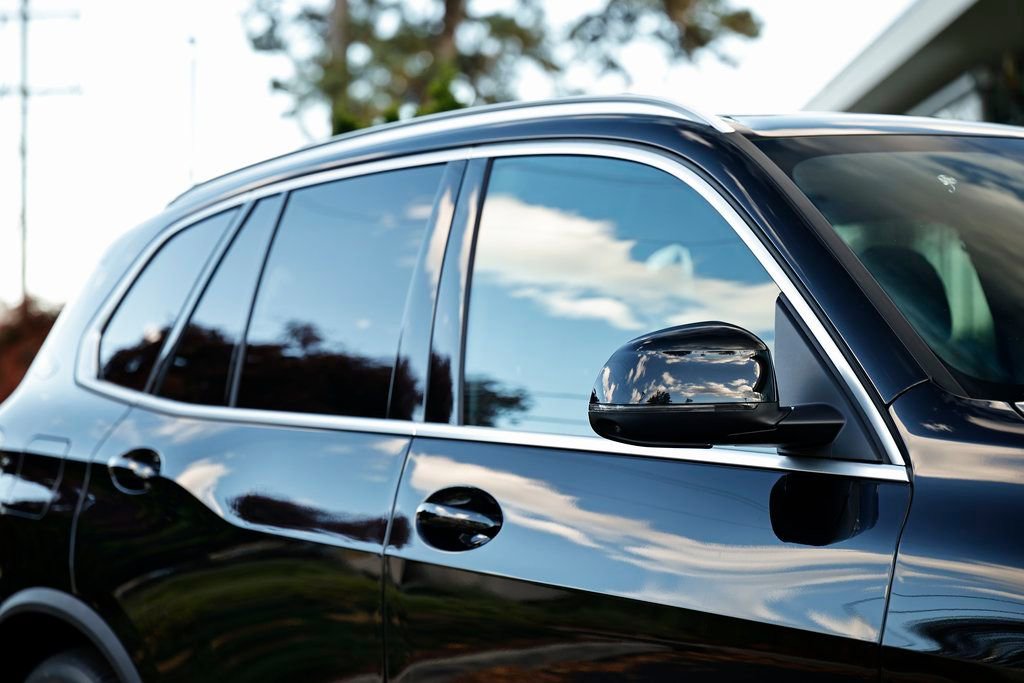 New 2026 BMW X5 xDrive50e w/ Climate Comfort Package image 3