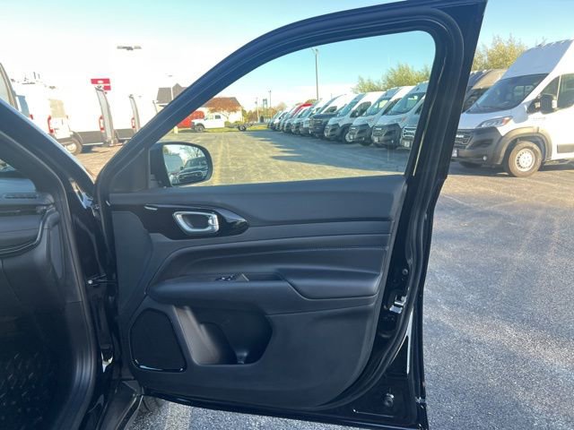 New 2026 Jeep Compass Latitude AWD/4WD image 16