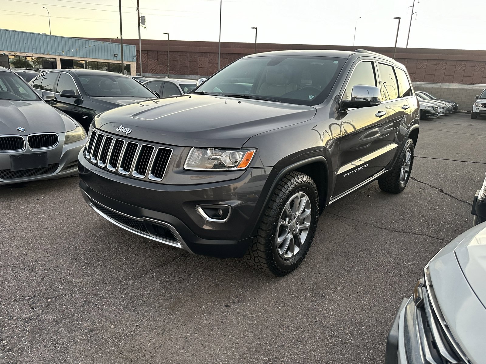 Used 2015 Jeep Grand Cherokee Limited AWD/4WD image 1