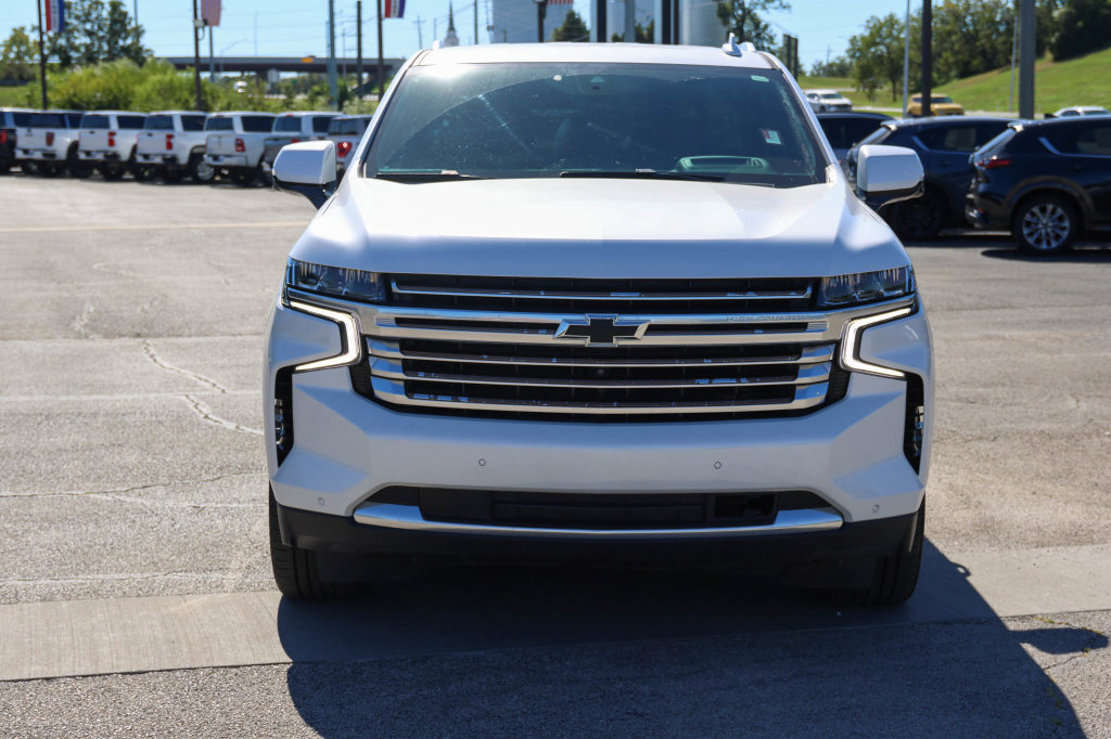 Used 2022 Chevrolet Suburban High Country w/ LPO, Illumination Package AWD/4WD image 2
