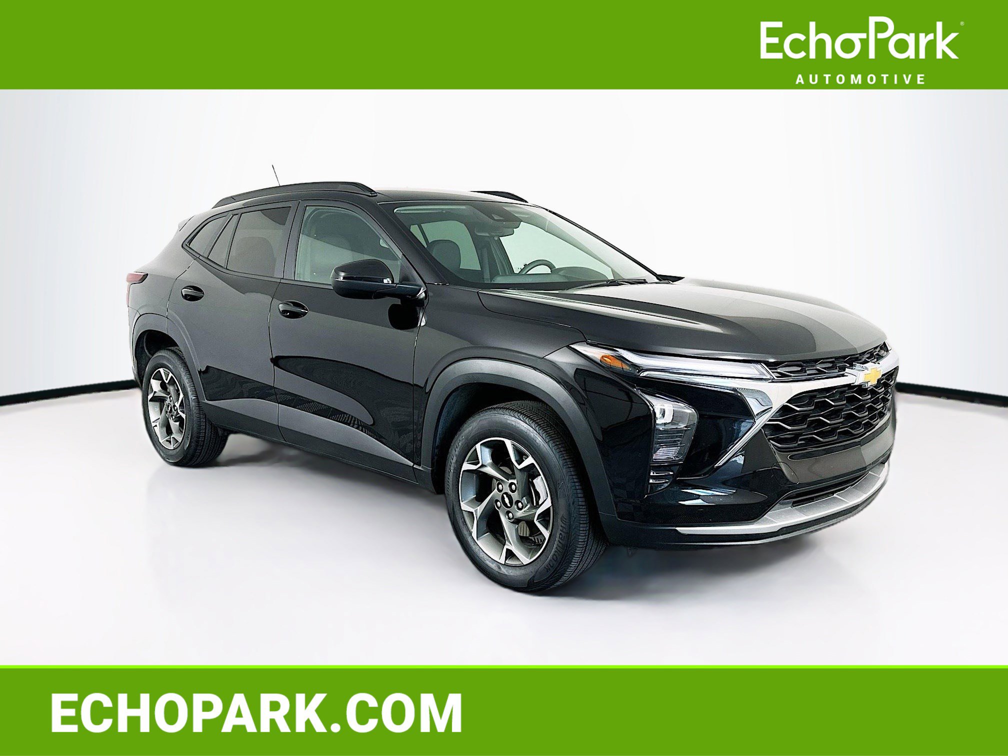Used 2025 Chevrolet Trax LT image 1