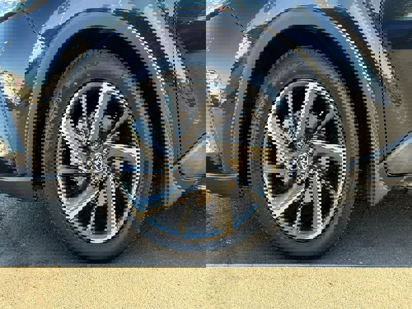 Used 2020 Toyota C-HR Limited image 11