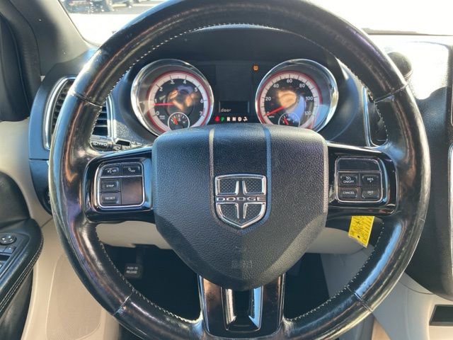 Used 2017 Dodge Grand Caravan SXT w/ Driver Convenience Group image 17