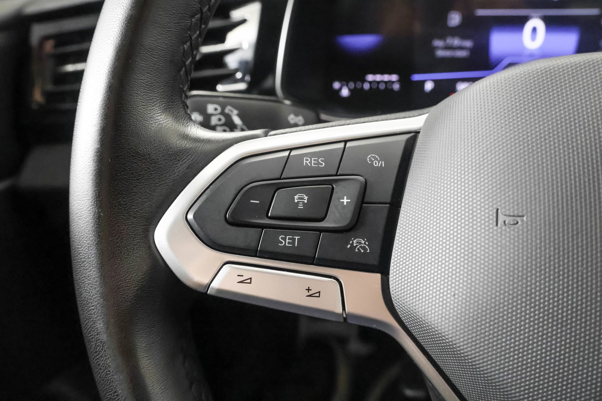 Used 2025 Volkswagen Jetta Sport FWD image 26