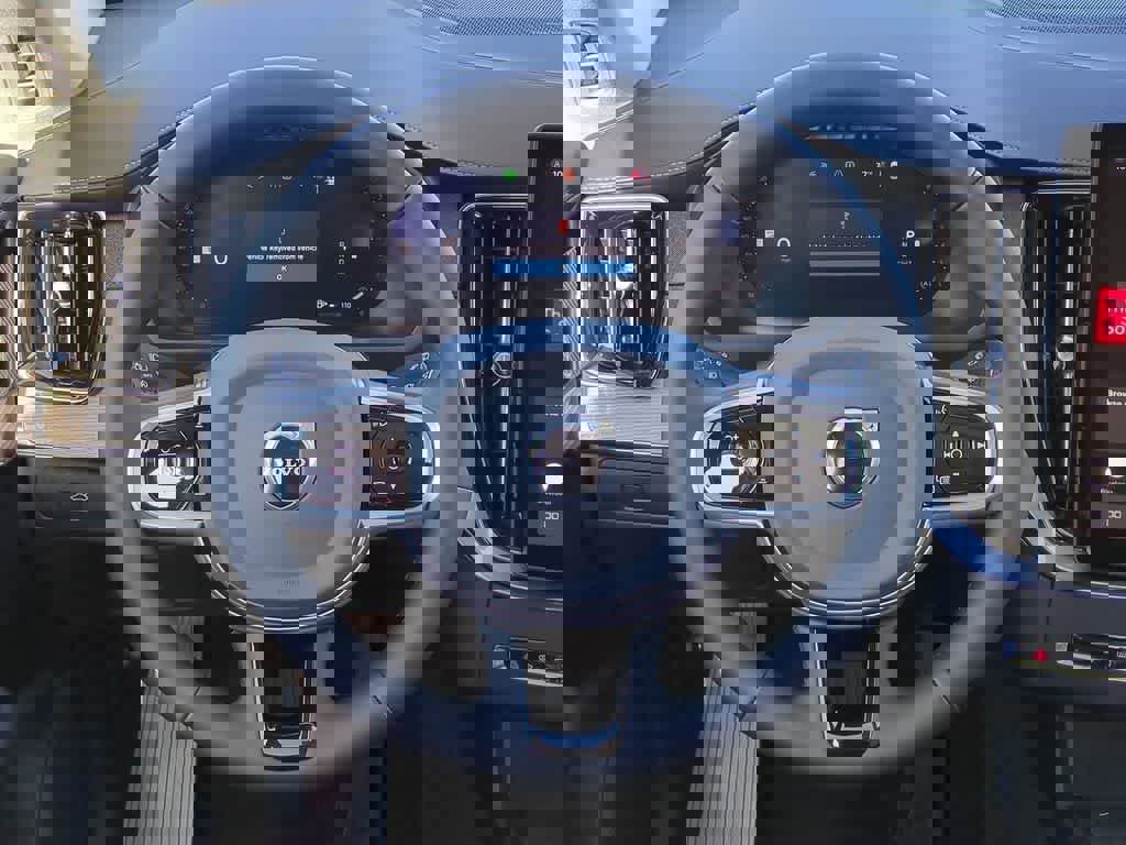 Used 2026 Volvo XC90 B6 Plus w/ Protection Package Premier image 22