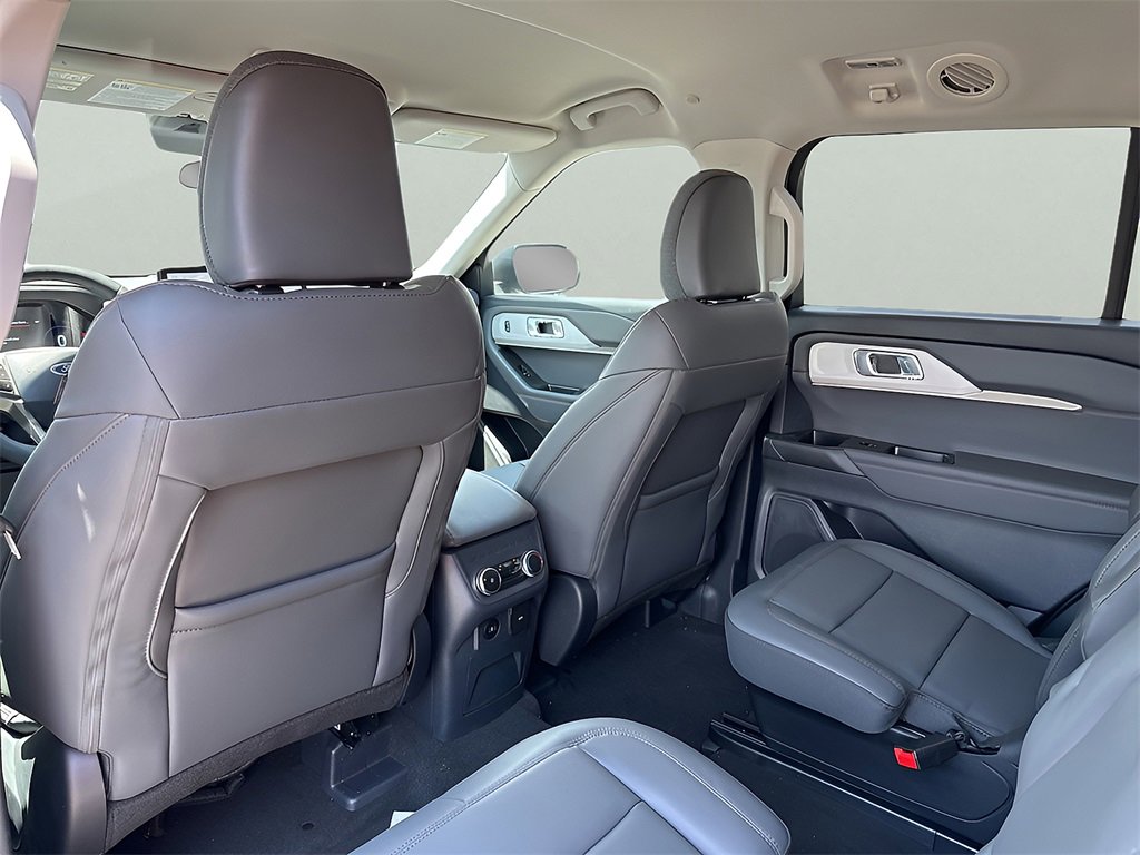 New 2025 Ford Explorer Active w/ Active Comfort Package image 15