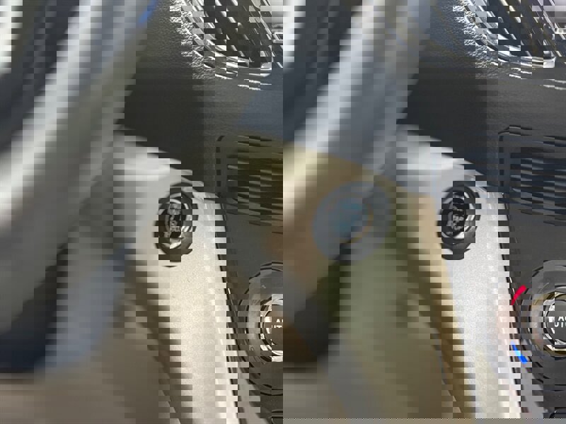 Used 2014 Ford C-MAX Energi SEL w/ Equipment Group 301A image 24