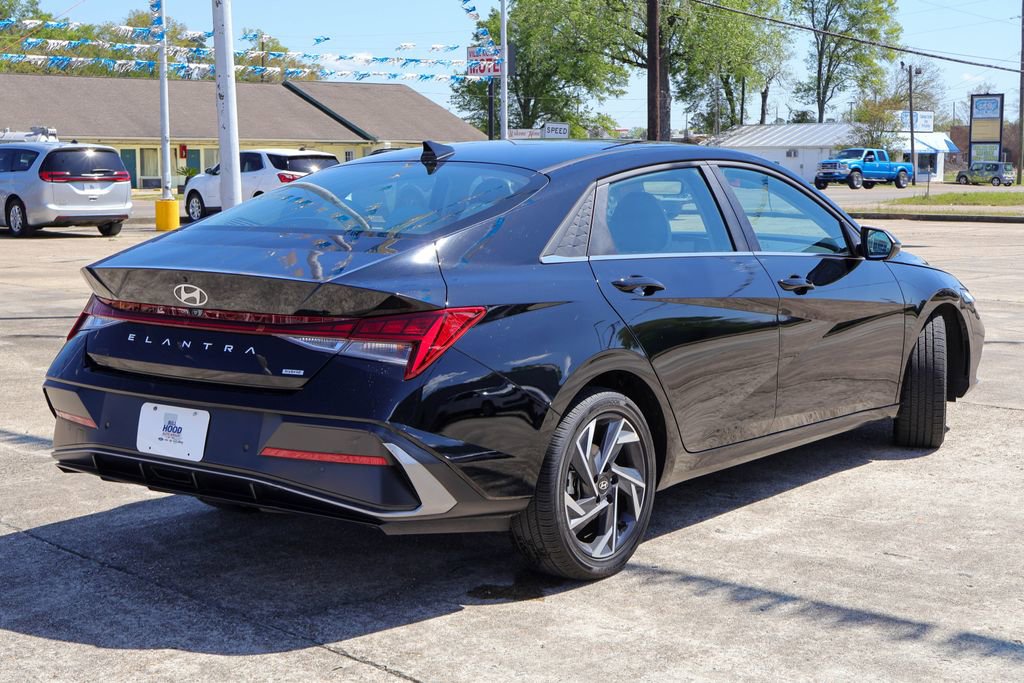 Used 2024 Hyundai Elantra Limited image 23