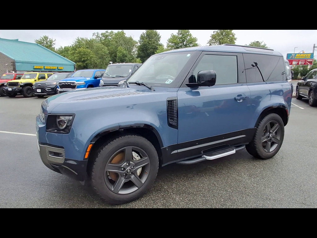 Used 2024 Land Rover Defender 90 X-Dynamic SE AWD/4WD image 4