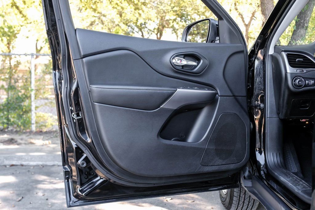 Used 2022 Jeep Cherokee Latitude Lux image 54