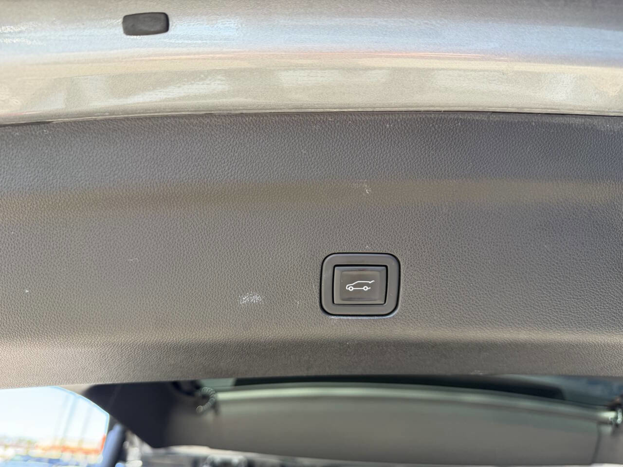 Used 2023 GMC Yukon SLT w/ SLT Luxury Package image 41