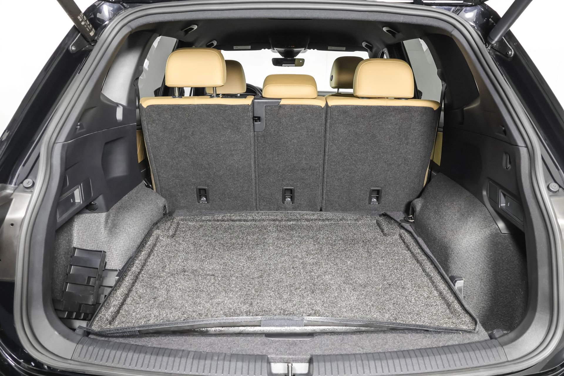 Used 2024 Volkswagen Tiguan SE image 37