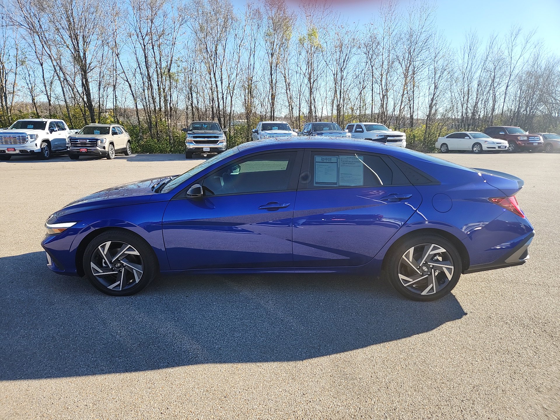 Used 2025 Hyundai Elantra SEL w/ Cargo Package image 5