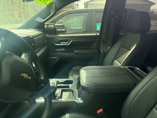 Used 2024 Chevrolet Silverado 1500 High Country w/ High Country Premium Package image 7