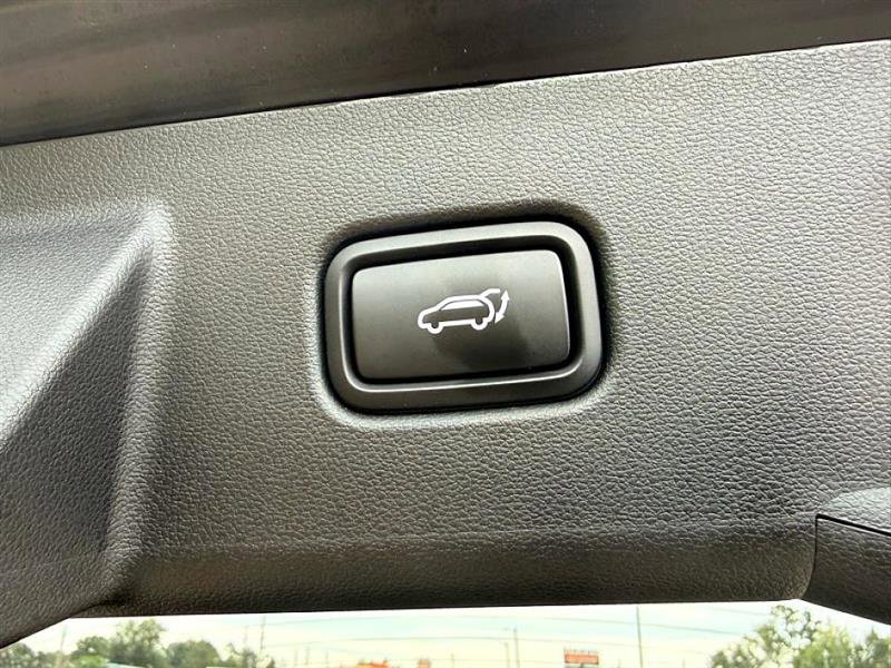 Used 2025 Hyundai Tucson Limited image 15