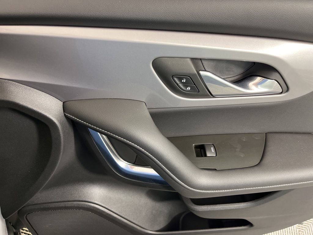 Certified 2025 Chevrolet Blazer LT image 11