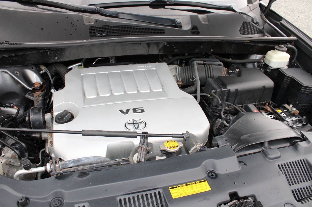 Used 2011 Toyota Highlander 4WD w/ Tow Pkg image 25