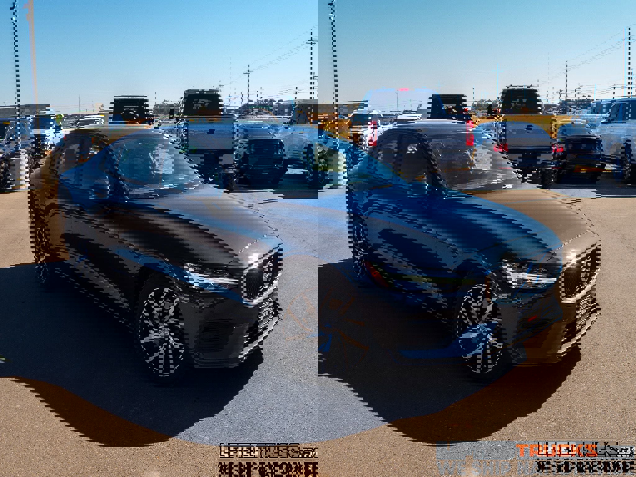 Used 2020 Volvo S60 T5 Momentum image 1