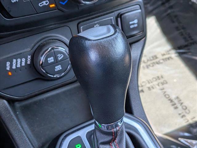 Used 2023 Jeep Renegade Trailhawk AWD/4WD image 12