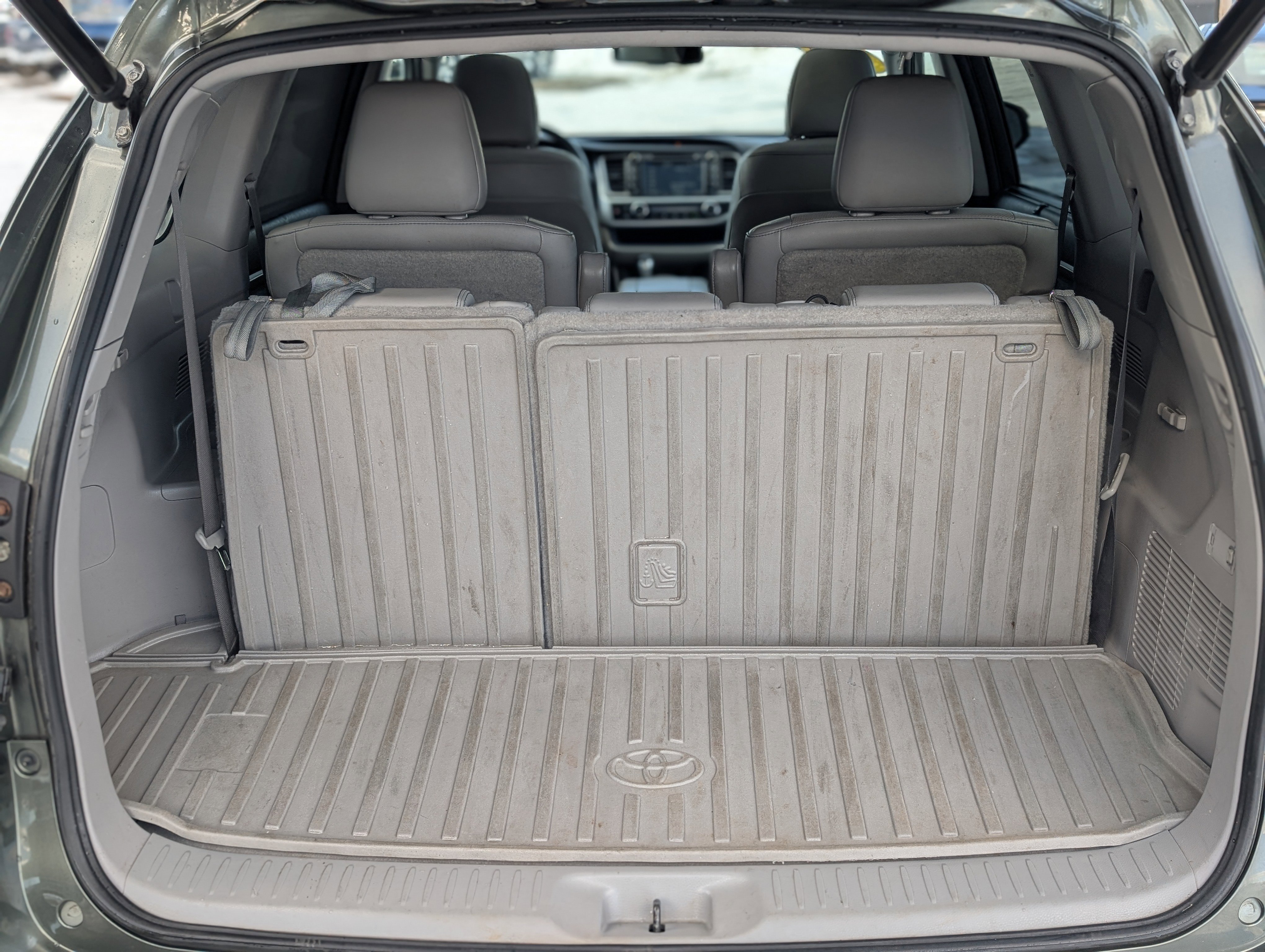 Used 2016 Toyota Highlander Limited image 40