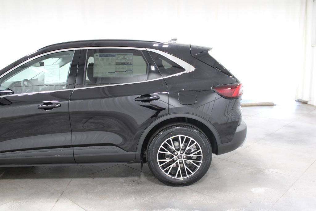 New 2025 Ford Escape SE w/ PHEV Premium Package image 6