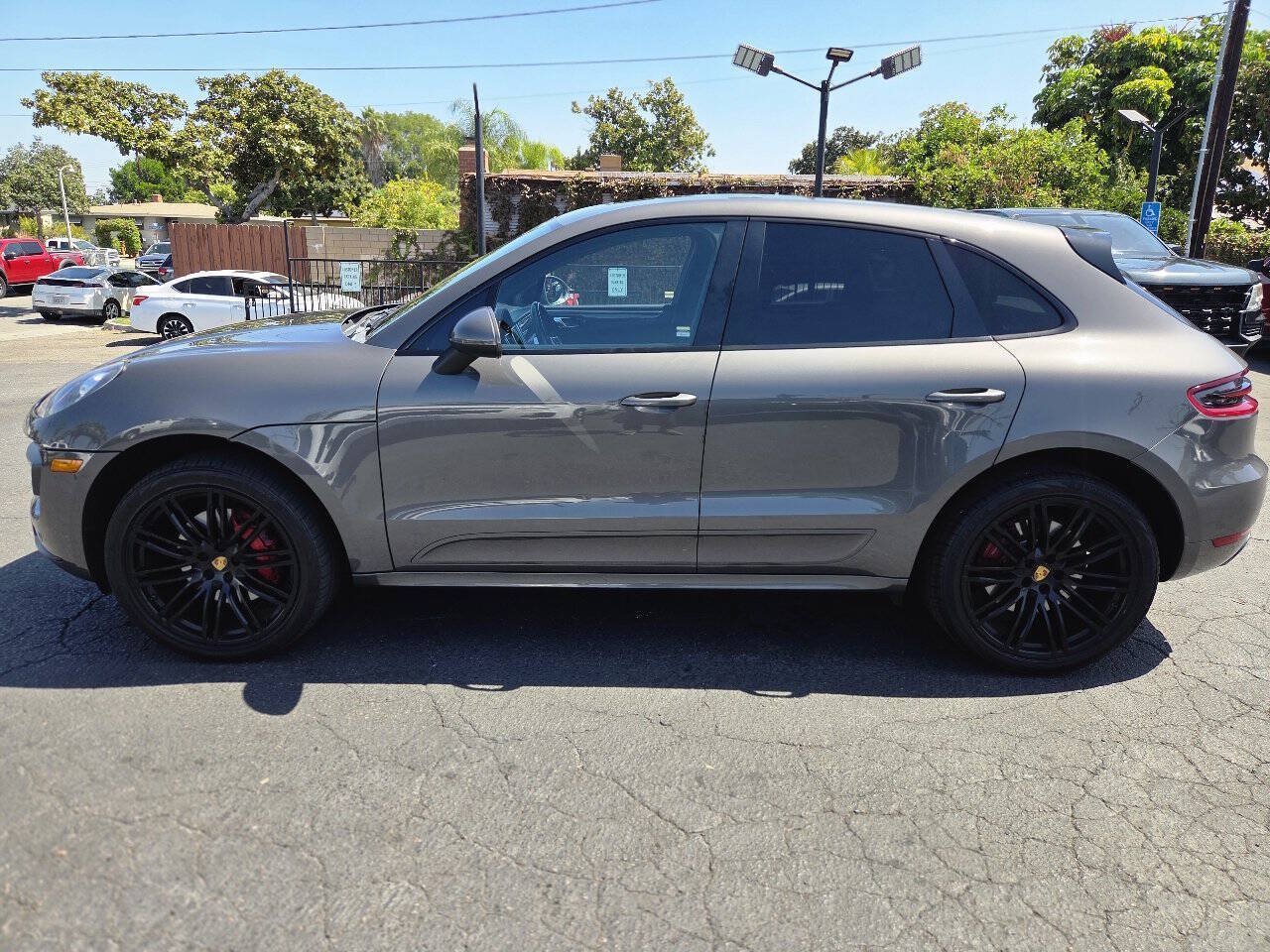 Used 2016 Porsche Macan Turbo AWD/4WD image 3