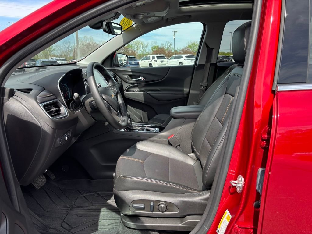 Used 2023 Chevrolet Equinox Premier AWD/4WD image 16