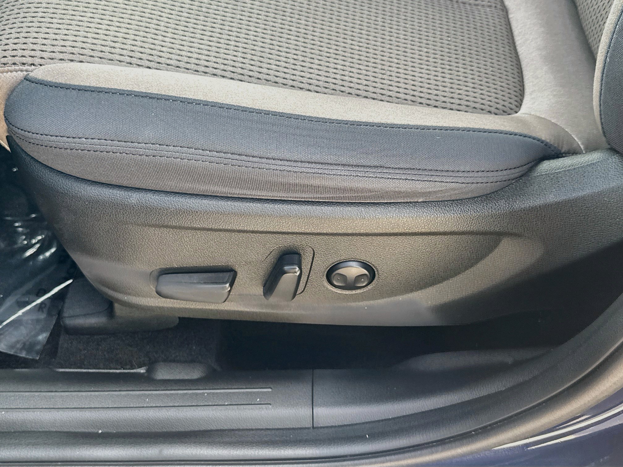 Used 2023 Hyundai Santa Fe SEL FWD image 15