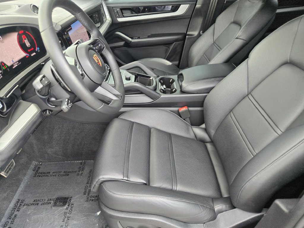 Used 2025 Porsche Cayenne S AWD/4WD image 14
