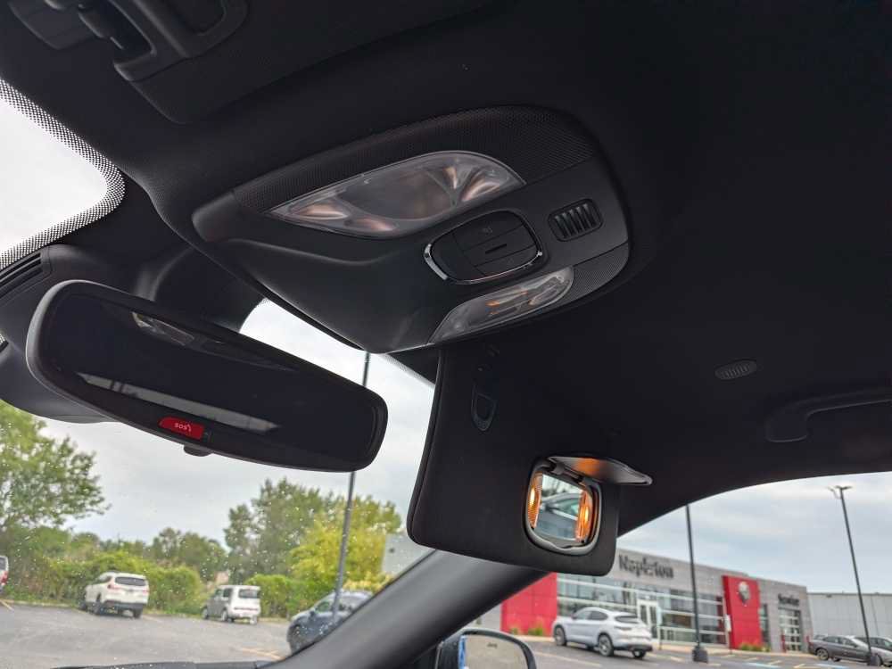 Used 2024 Jeep Compass Latitude AWD/4WD image 16