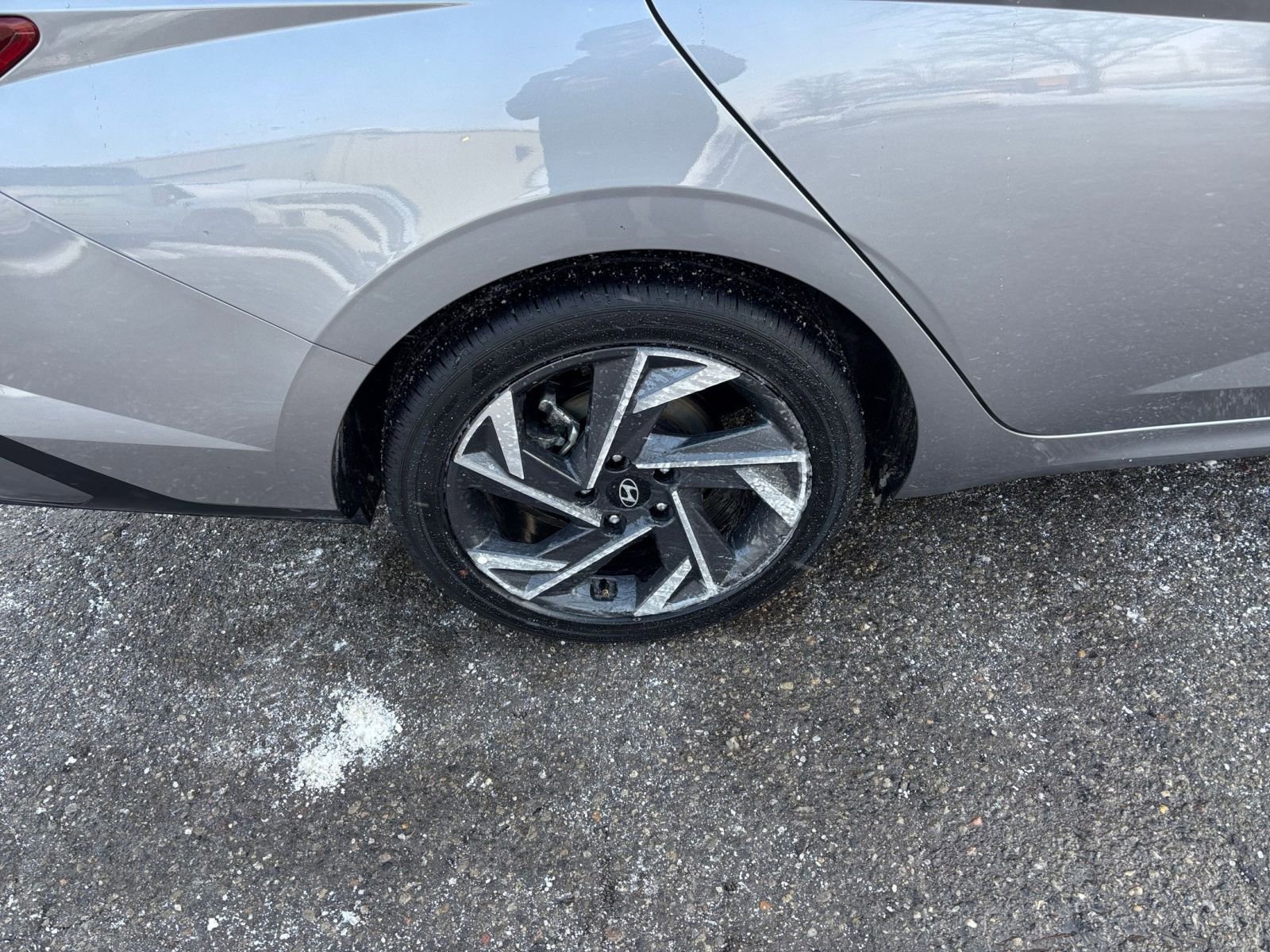 Used 2025 Hyundai Elantra Limited image 33