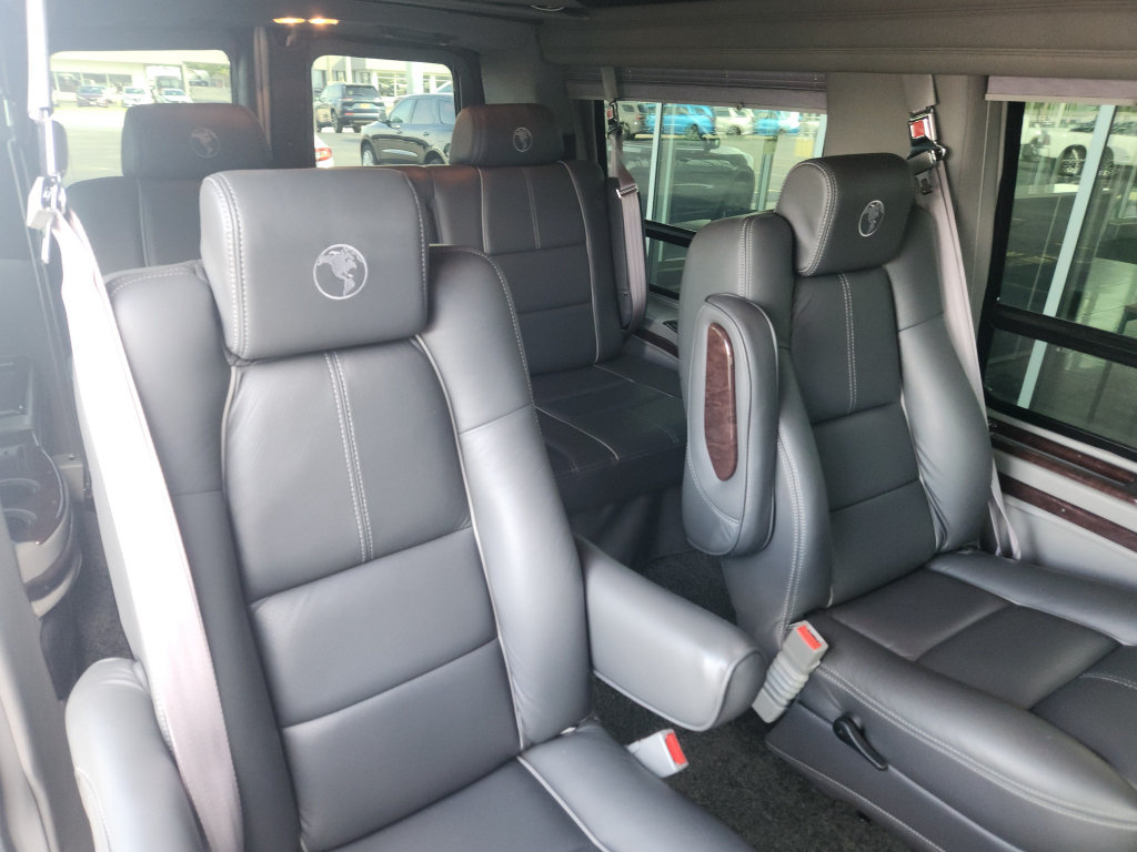 Used 2015 Chevrolet Express 2500 RWD image 45